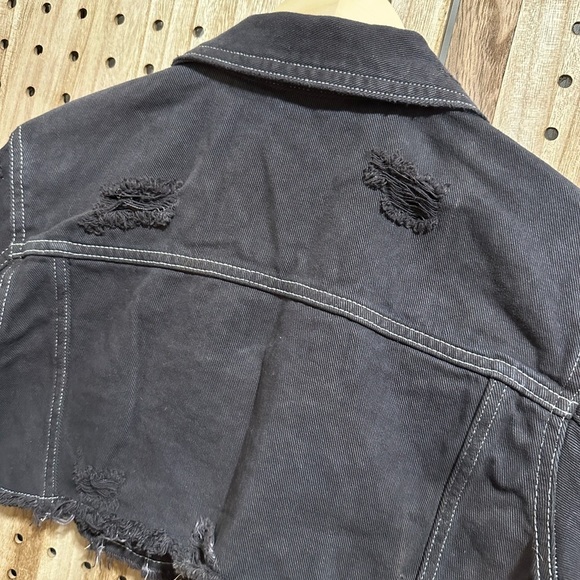 Black Distressed Cropped Denim Jacket - Picture 7 of 7